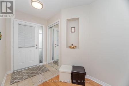 82 PILKINGTON DRIVE, Toronto (clairlea-birchmount), オンタリオ M1L 0A7, カナダ