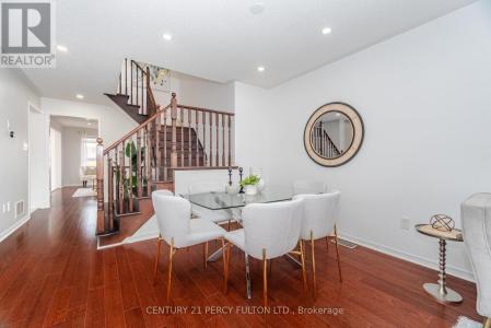 5 BROWNELL STREET, Whitby (rolling Acres), Ontario L1R 0C6, Kanada