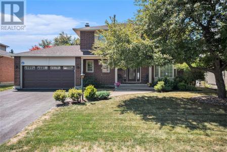 1358 TURNER CRESCENT, Ottawa, Ontario K1E 2Y4, Canada
