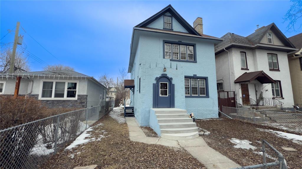 393 COLLEGE AVENUE, Winnipeg, مانيتوبا R2W 1M4, كندا