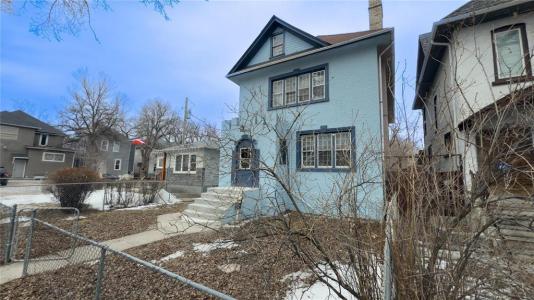 393 COLLEGE AVENUE, Winnipeg, مانيتوبا R2W 1M4, كندا