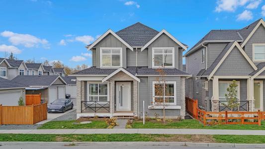 19631 74 AVENUE, Langley, British Columbia V2Y 3R5, Canada