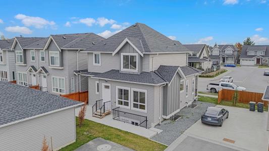 19631 74 AVENUE, Langley, 不列顛哥倫比亞省 V2Y 3R5, 加拿大