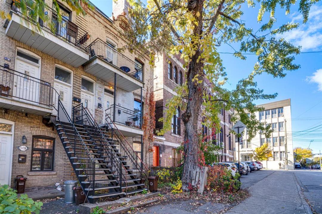 5184-5188 Av. de l'Esplanade, Montréal (Le Plateau-Mont-Royal), Quebec H2T 2Z3, Canadá