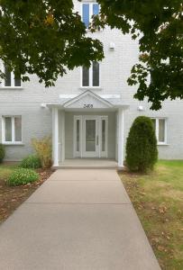 2405 Rue Henriette-Céré, Longueuil (Saint-Hubert), Quebec J3Y 9C6, Canada