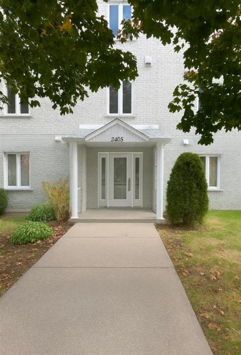 2405 Rue Henriette-Céré, Longueuil (Saint-Hubert), 퀘벡주 J3Y 9C6, 캐나다