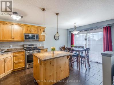 702 FRONTENAC CRESCENT, Woodstock (woodstock - South), Онтарио N4V 0B1, Канада