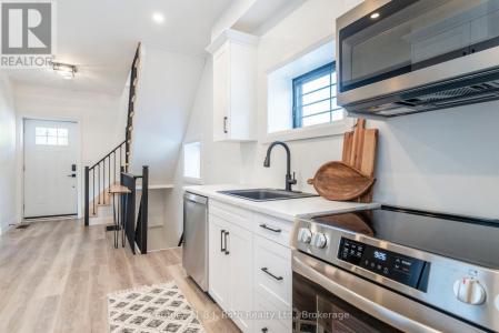 339 FIRST STREET, Midland, Ontario L4R 3P3, Canadá