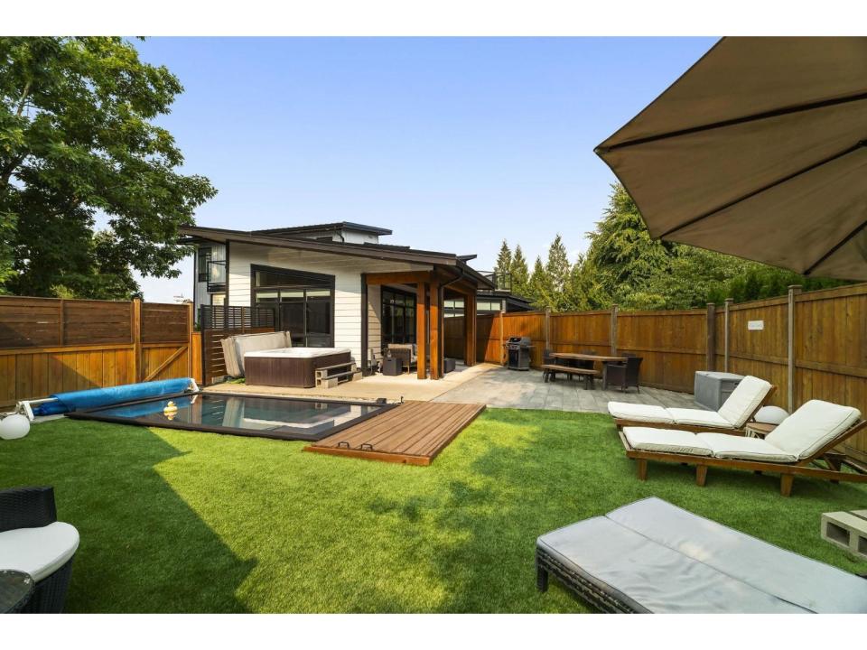 47208 SWALLOW PLACE, Chilliwack, British Columbia V2P 7W9, Canada