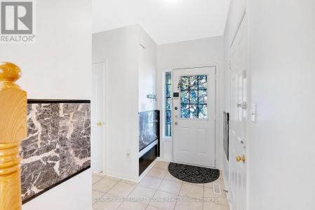 37 CLYDE ROAD, Brampton (credit Valley), Ontario L6X 0M6, Canada