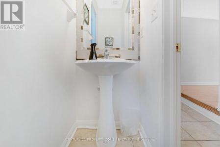 37 CLYDE ROAD, Brampton (credit Valley), Ontario L6X 0M6, Canada