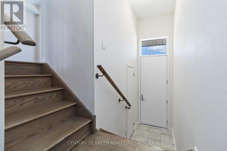 142 LANDSBRIDGE STREET, Caledon (bolton East), Ontario L7E 2E1, Canada