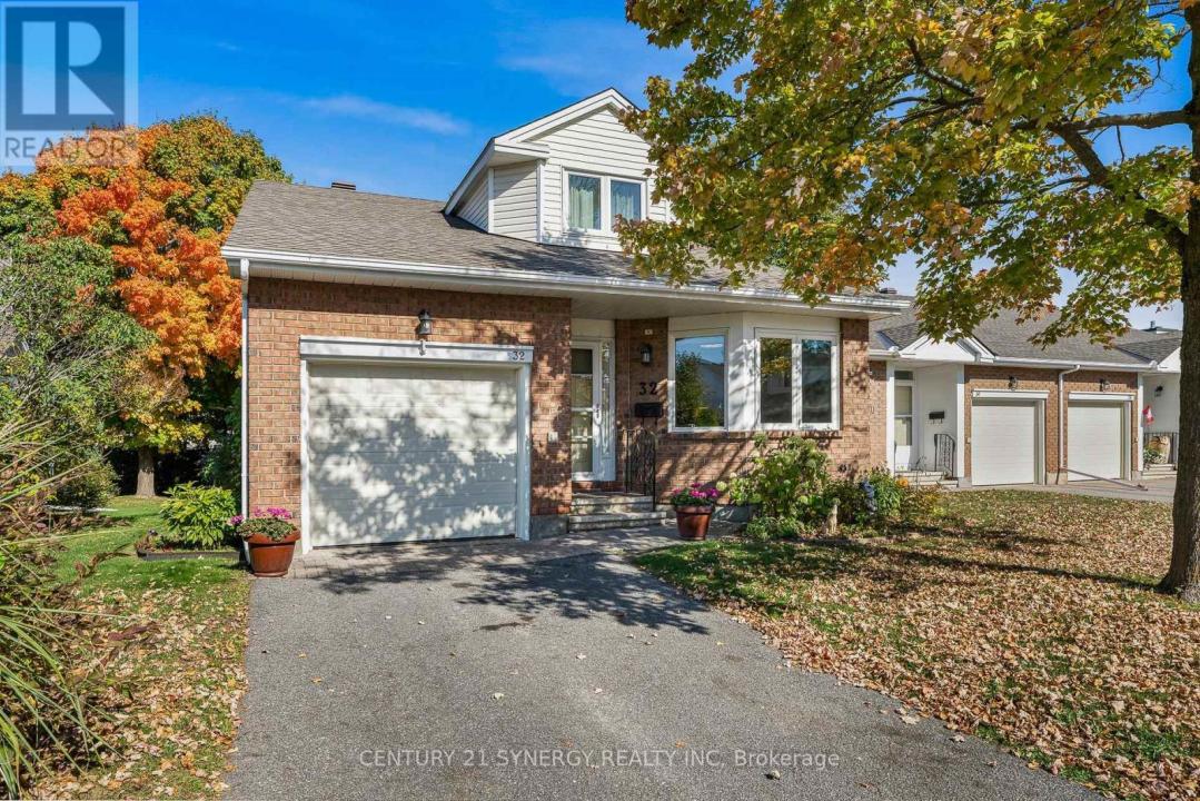 32 INNESBROOK COURT, Ottawa, 온타리오주 K2S 1C7, 캐나다
