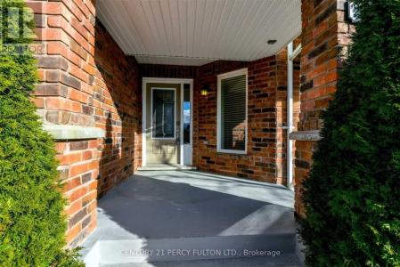 204 MAGURN GATE, Milton (ha Harrison), Ontario L9T 7B4, Canada