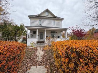 102 4TH AVENUE SOUTHWEST, Dauphin, Manitoba R7N 1T7, Canada