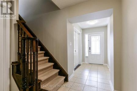 204 MAGURN GATE, Milton (ha Harrison), Онтарио L9T 7B4, Канада