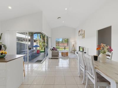 32 Apple Crescent, Caloundra West, QLD 4551, Australia