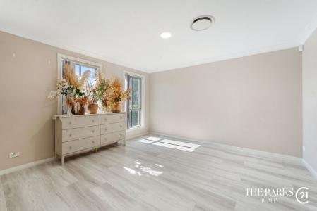 1 Bonython Avenue, Middleton Grange, NSW 2171, Australia