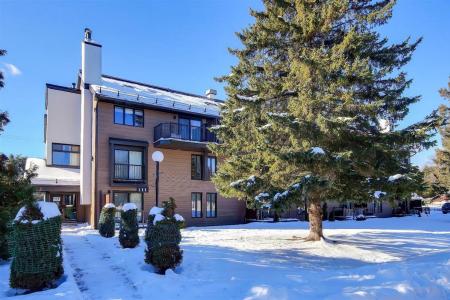 111 Av. Hochar, Saint-Sauveur, Quebec J0R 1R3, Canada