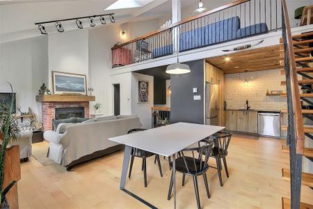 111 Av. Hochar, Saint-Sauveur, Quebec J0R 1R3, Canada