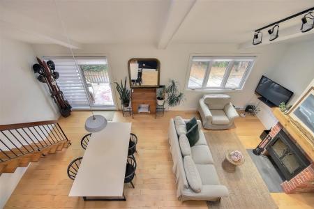 111 Av. Hochar, Saint-Sauveur, Quebec J0R 1R3, Canada