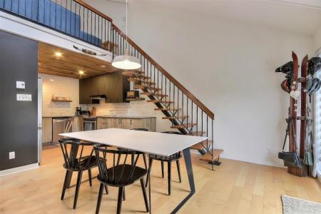 111 Av. Hochar, Saint-Sauveur, Quebec J0R 1R3, Canada