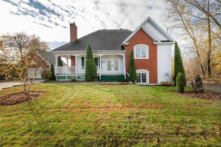 520 Rue Yamaska O., Farnham, 魁北克省 J2N 1H2, 加拿大