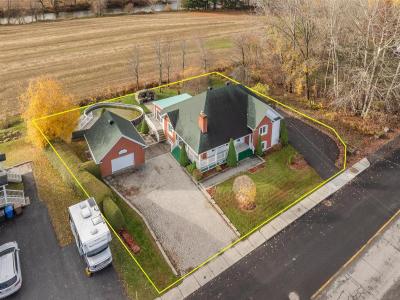 520 Rue Yamaska O., Farnham, 魁北克省 J2N 1H2, 加拿大