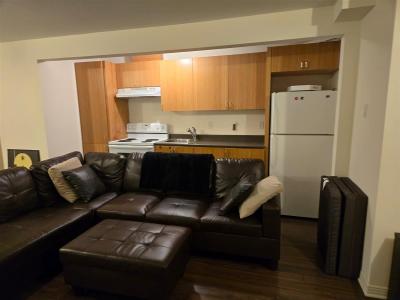 12052A  Boul. Taylor, Montréal (Ahuntsic-Cartierville), 魁北克省 H3M 2J8, 加拿大