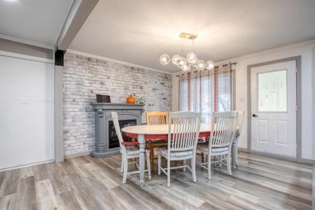 164 Rue St-Romuald, Farnham, 魁北克省 J2N 2P2, 加拿大