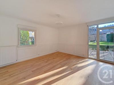 Troyes, Champagne-Ardenne 10000, France