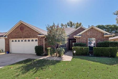 132 Hedgerow Lane, Lewisville, Texas 75057, USA
