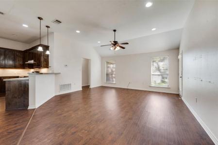 132 Hedgerow Lane, Lewisville, Texas 75057