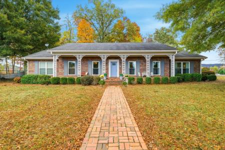 715 Harren Court, Etowah, Tennessee 37331, USA