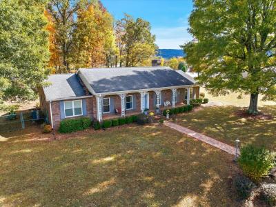 715 Harren Court, Etowah, Tennessee 37331, USA