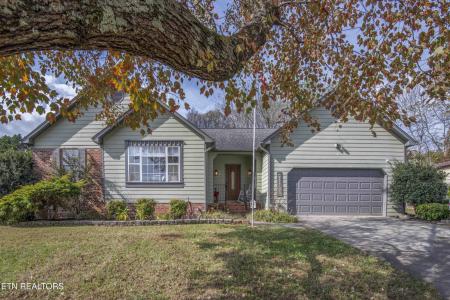 442 Dairy Lane, Lenoir City, Tennessee 37772, USA