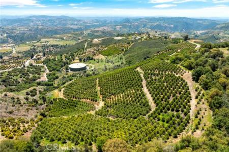 27 Via Escalon, Temecula, California 92590