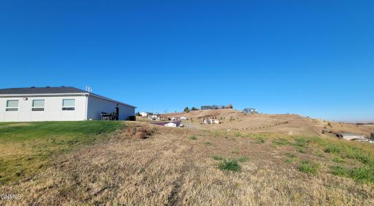 2920 Jude Lane, Mandan, North Dakota 58554, USA
