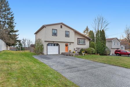 3 Hummingbird Trail, Vernon, New Jersey 07422, USA