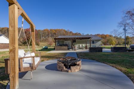 58 Private Drive 910, Pedro, Ohio 45659, Estados Unidos