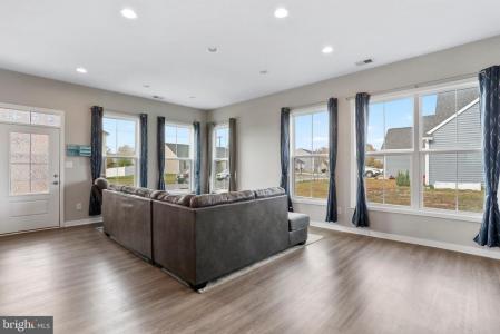 32 Bonita Pine Trail, Martinsburg, West Virginia 25405, USA