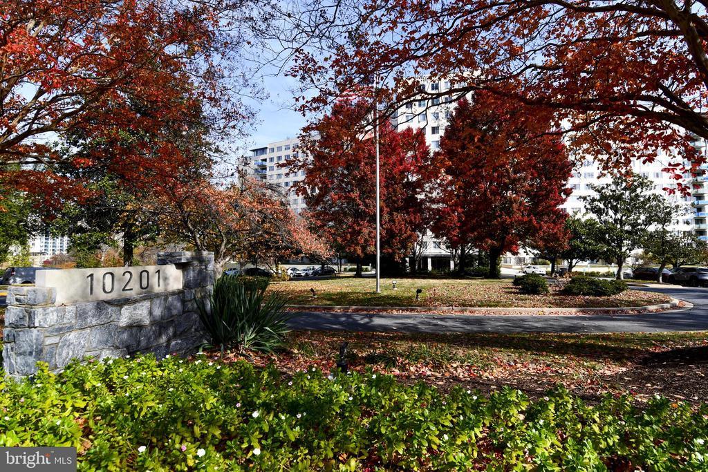 10201 Grosvenor Place , 1015, Rockville, Maryland 20852, Stati Uniti