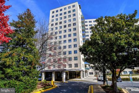 10201 Grosvenor Place , 1015, Rockville, Maryland 20852, Stati Uniti