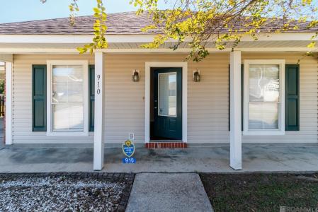 910 Kathryn St, Denham Springs, לואיזיאנה 70726, ארצות הברית של אמריקה