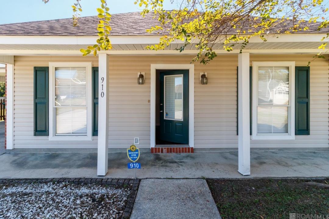 910 Kathryn St, Denham Springs, לואיזיאנה 70726, ארצות הברית של אמריקה 