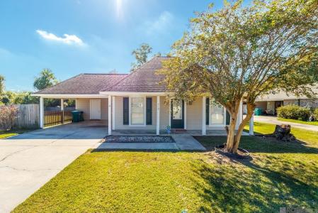 910 Kathryn St, Denham Springs, לואיזיאנה 70726, ארצות הברית של אמריקה 