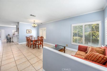 7813 Santa Angela, Highland, 加利福尼亚州 92346, 美国