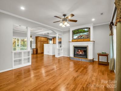 1615 Oak Park Court, Iron Station, North Carolina 28080, Stati Uniti