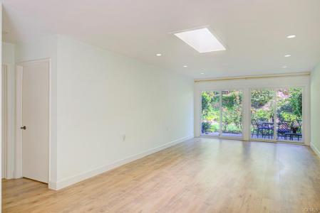 3255-B San Amadeo, Laguna Woods, California 92637, Stati Uniti