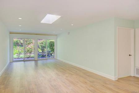 3255-B San Amadeo, Laguna Woods, California 92637, Stati Uniti